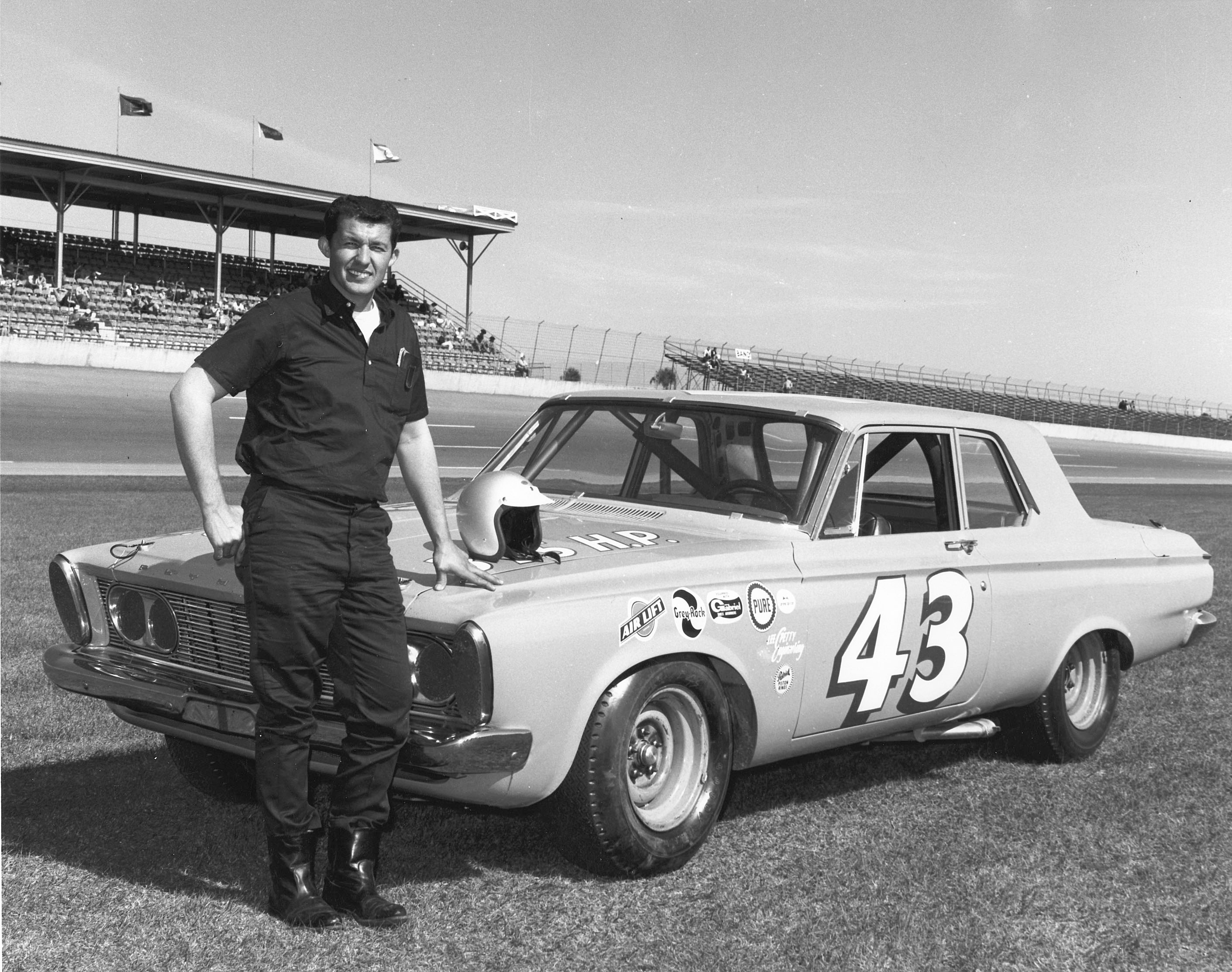 manufacturers in nascar that where not there anymore