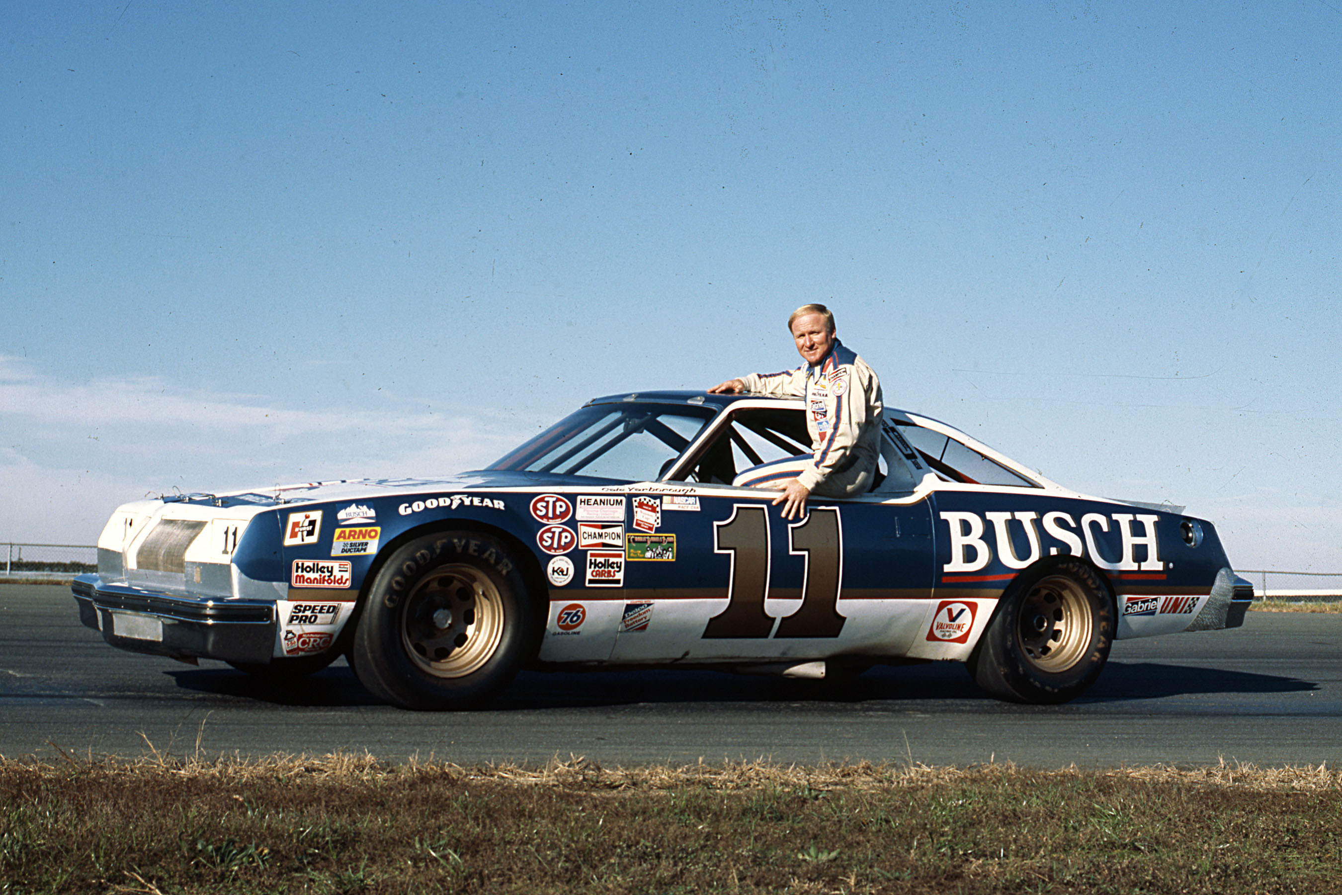 manufacturers in nascar that where not there anymore