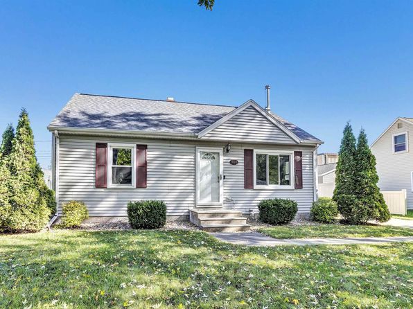 House for Sale Next to Lambeau Field: Find Your Dream Home in Ashwaubenon