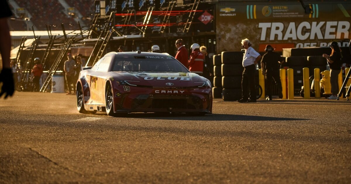 Sunday's NASCAR 2024 Qualifying Lineup: Complete Grid for Phoenix Raceway