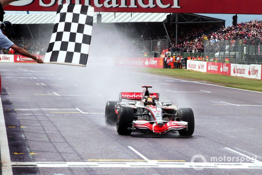 F1 Drivers with the Most Wins at a Circuit: Lewis Hamiltons Record-Breaking Triumphs
