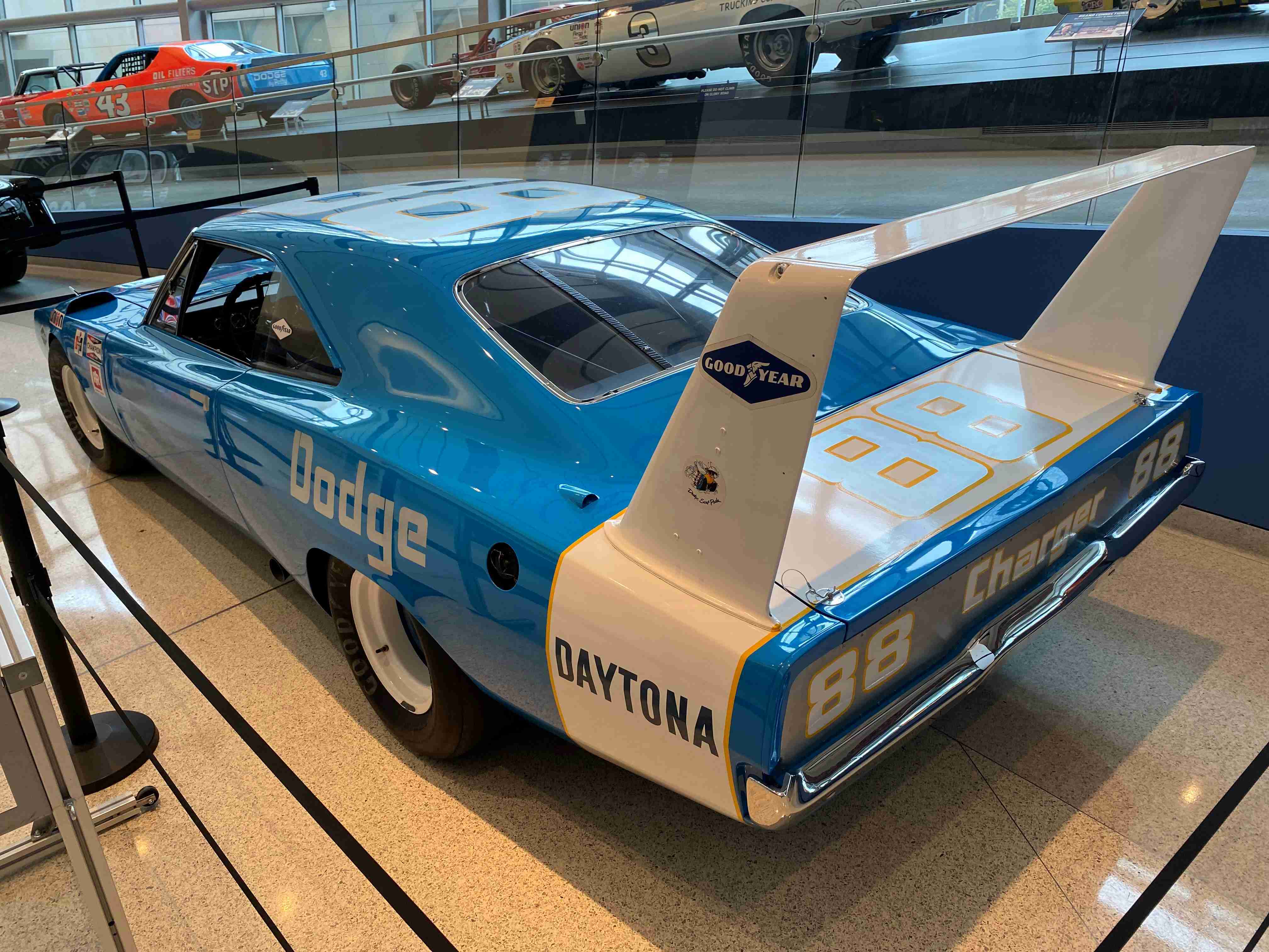 what tires did nascar driver use on dodge daytonas