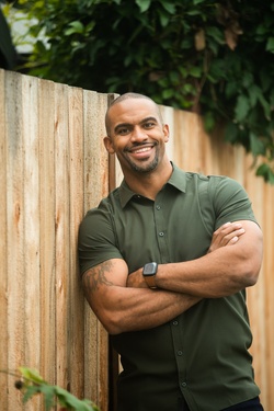 Anthony Trucks Net Worth Revealed: NFL Player, Author, and Entrepreneur
