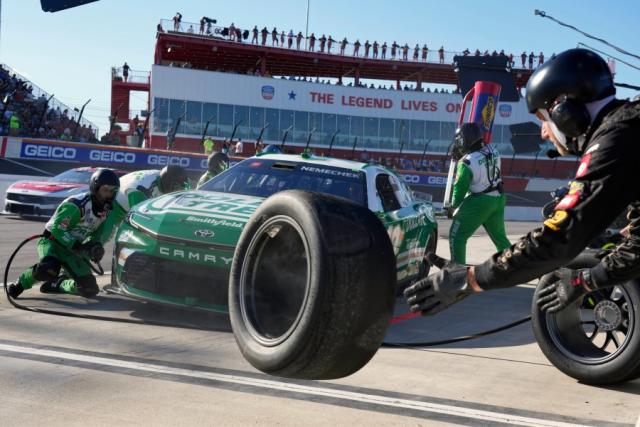 NASCAR Pit Crew Salaries: What Do They Earn Per Race and Year?