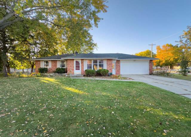 House for Sale Next to Lambeau Field: Find Your Dream Home in Ashwaubenon