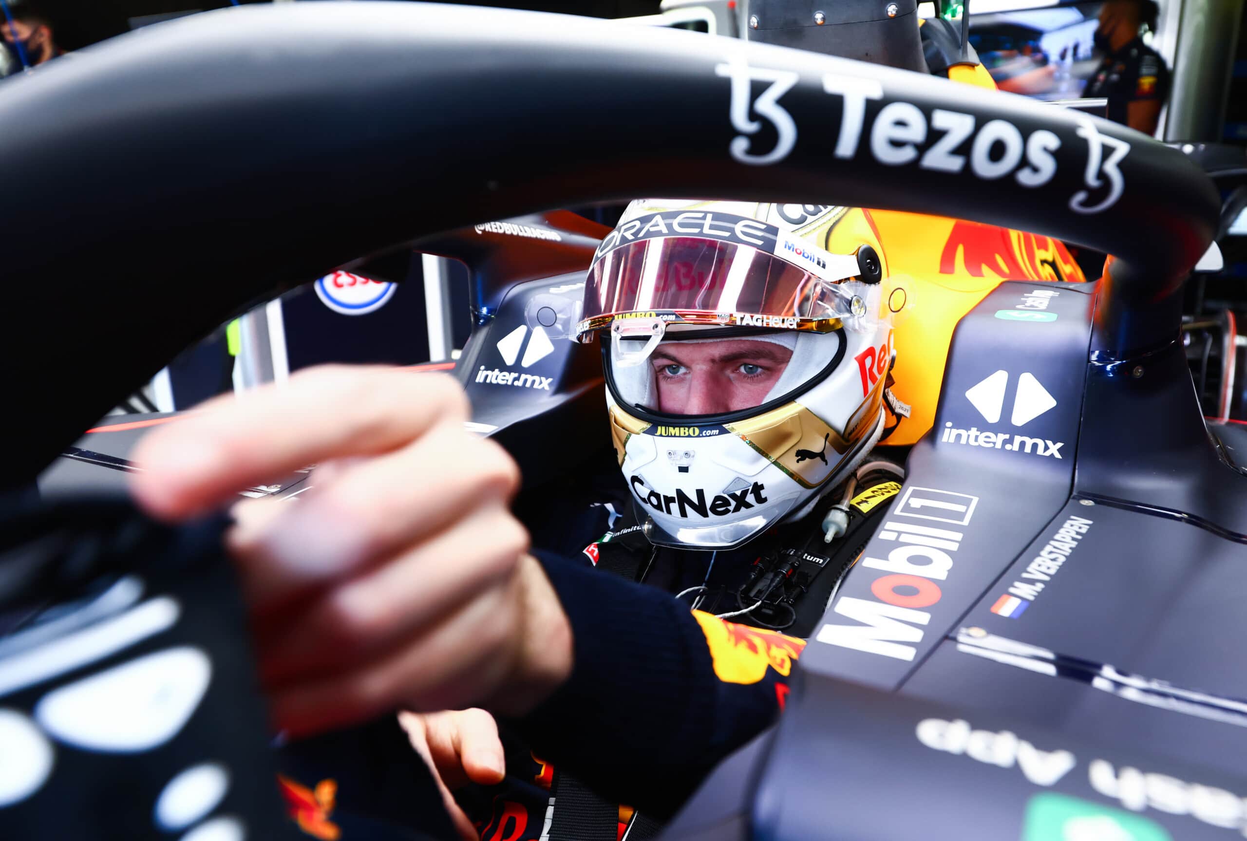 Are F1 Cars Manual? Lets Get to the Bottom of This!