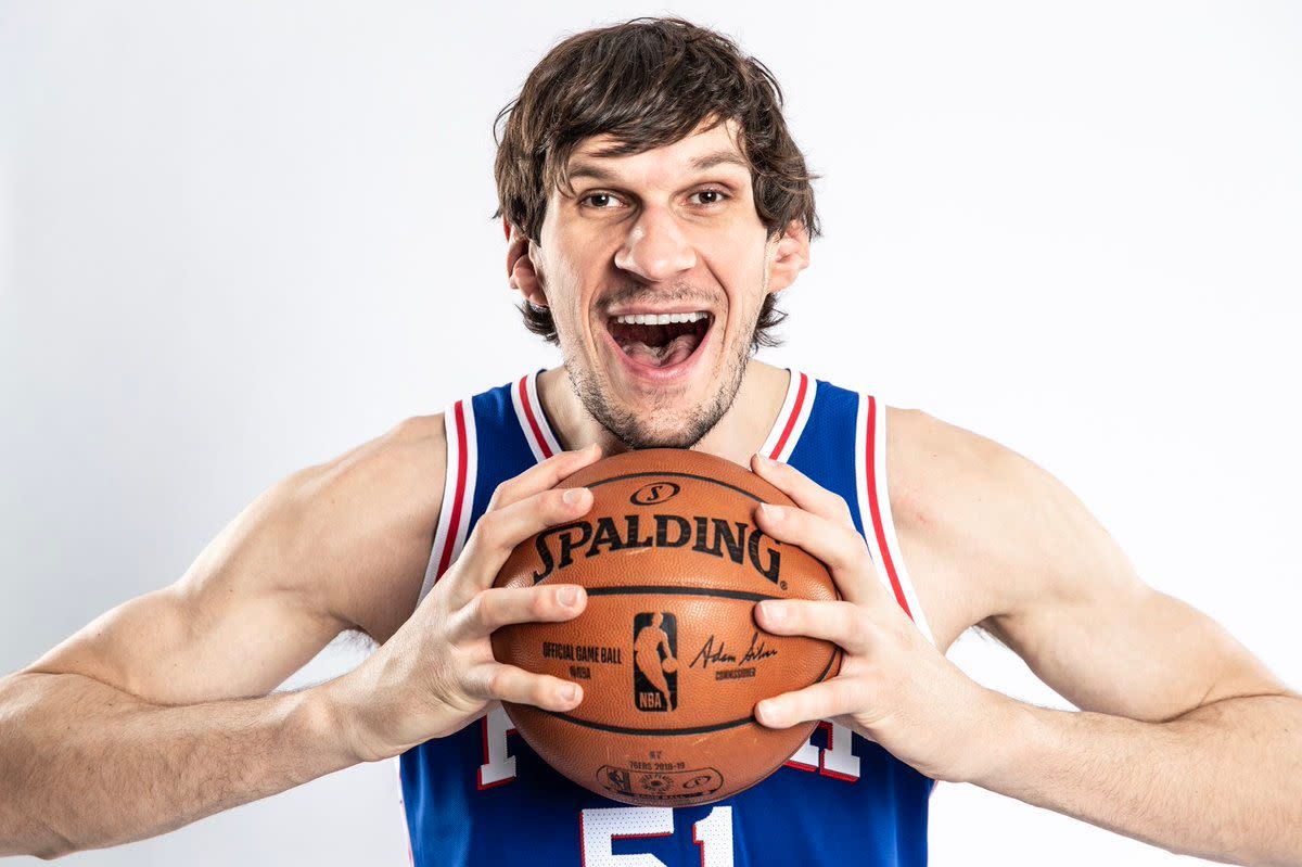 Who has the biggest hands in the NBA? (You wont believe these hand sizes)