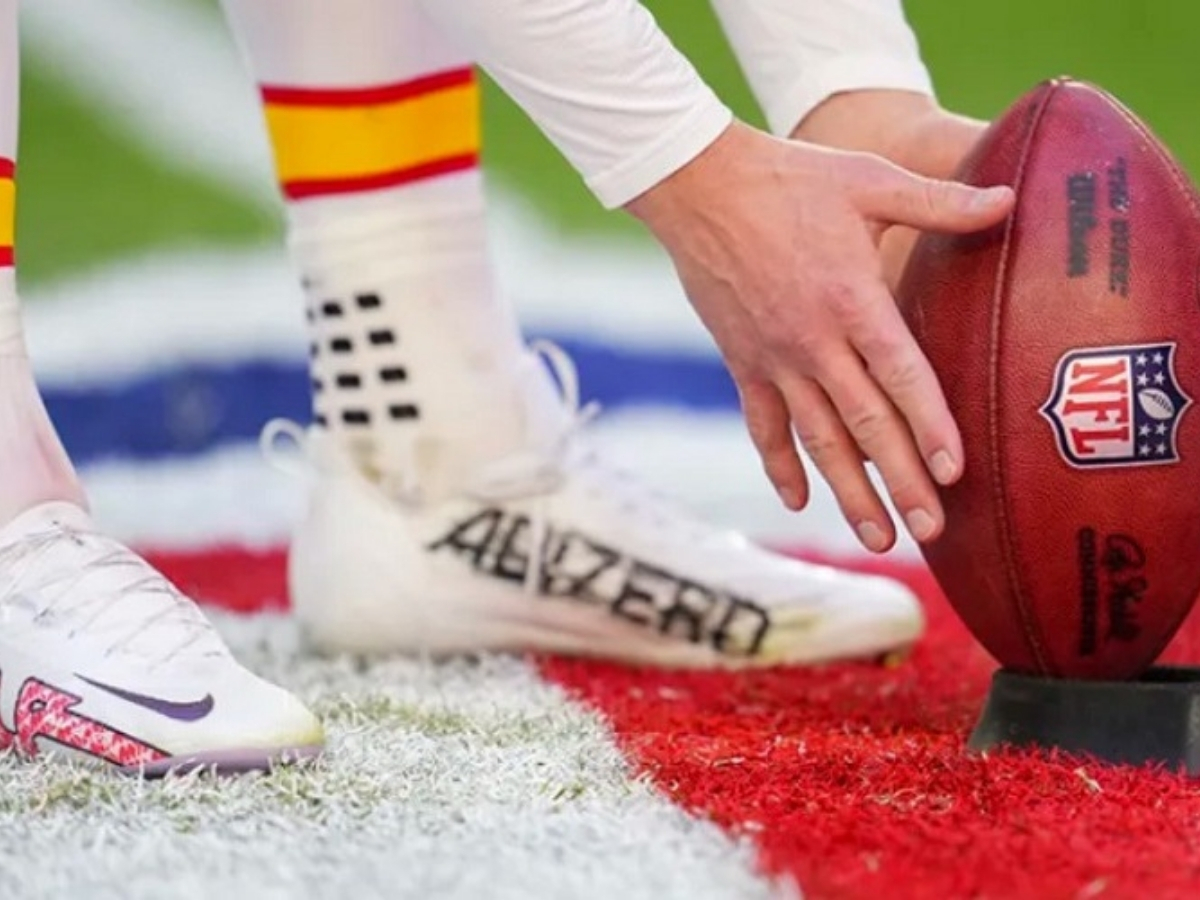 Do NFL Kickers Wear Soccer Cleats? A Simple Guide for Fans!