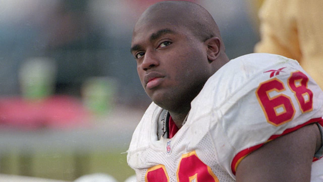 The Ultimate Will Shields Highlight Reel: Must-See NFL Moments.