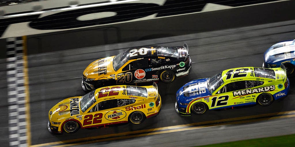Who on the pole for Sunday NASCAR race? Heres what you need to know before the race!