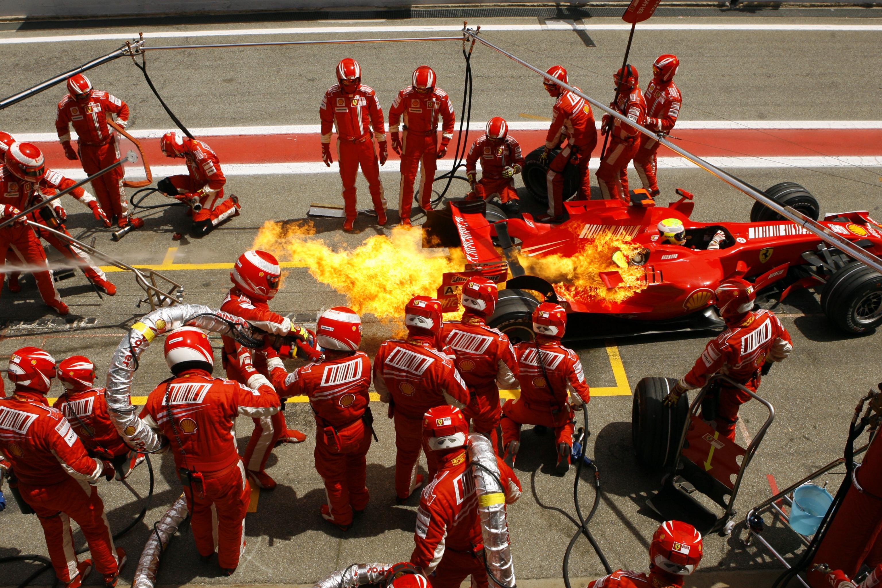 Fueling in Formula 1: Do F1 Cars Refuel During the Race?