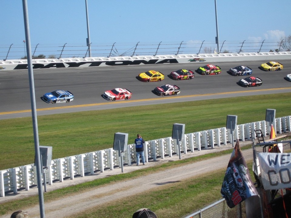 NASCAR at Daytona: How Fast Do Cars Go? Prepare to Be Amazed!