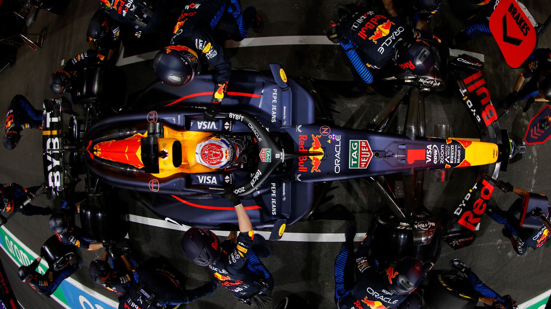 What does box box mean in F1? Easy guide for beginners!
