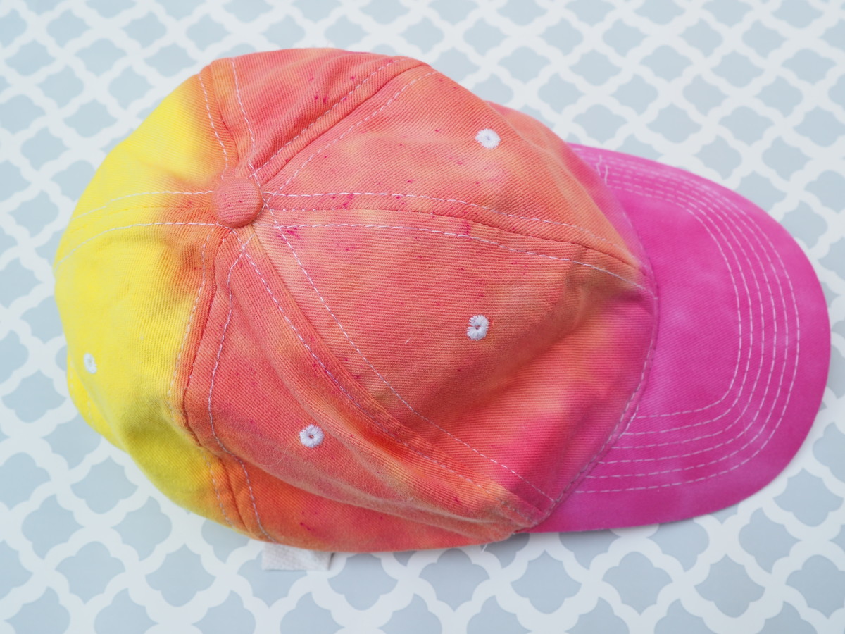 How to Tie Dye a Baseball Hat? Get Creative with This Fun Project!