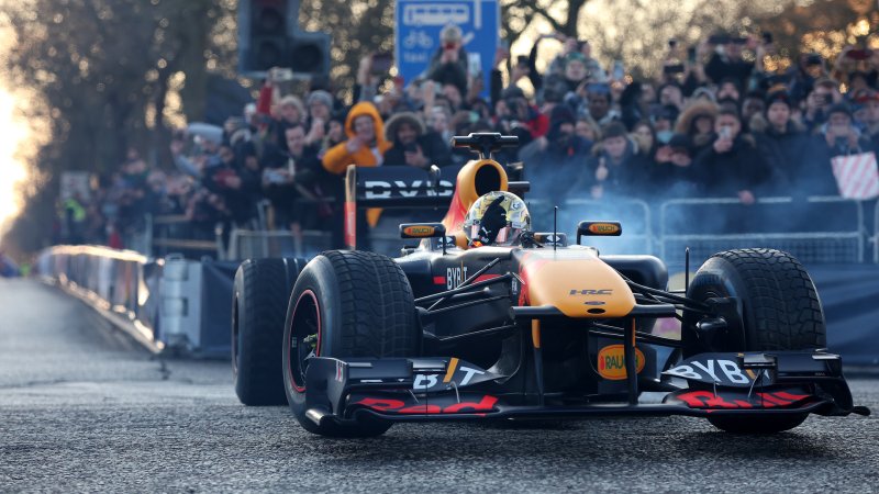 Experience 0-200 MPH: Dive into the World of F1 Car Speed today.