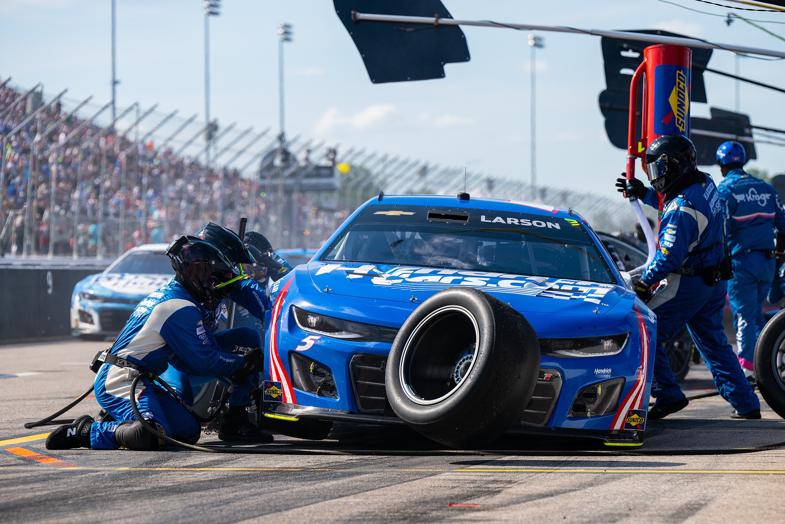 How Much to Sponsor a NASCAR Race? Pricing and Options Explored.